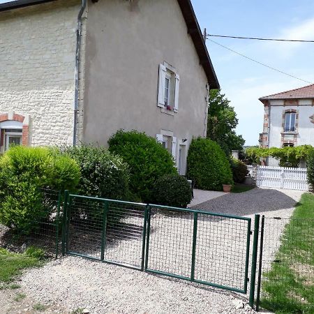 Gite Aux Lauriers Lacroix-sur-Meuse Zewnętrze zdjęcie