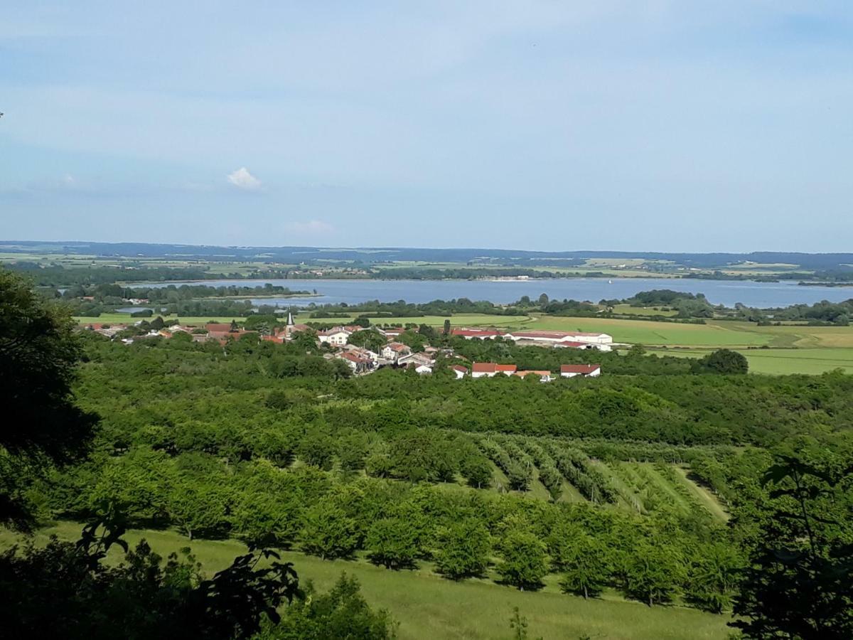 Gite Aux Lauriers Lacroix-sur-Meuse Zewnętrze zdjęcie
