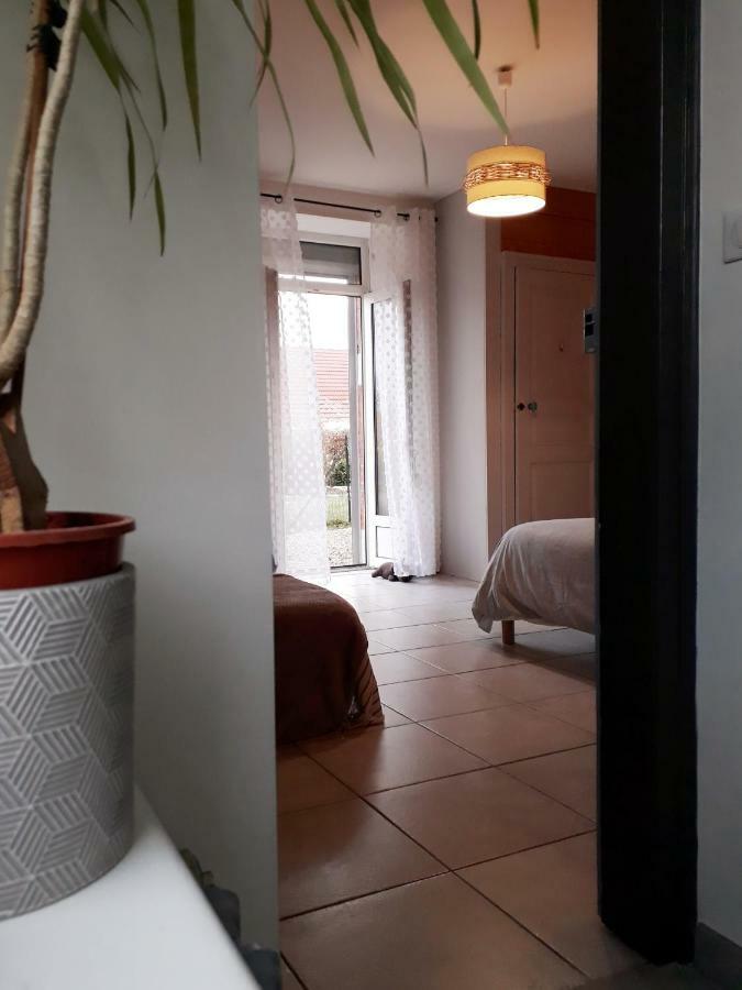 Gite Aux Lauriers Lacroix-sur-Meuse Zewnętrze zdjęcie