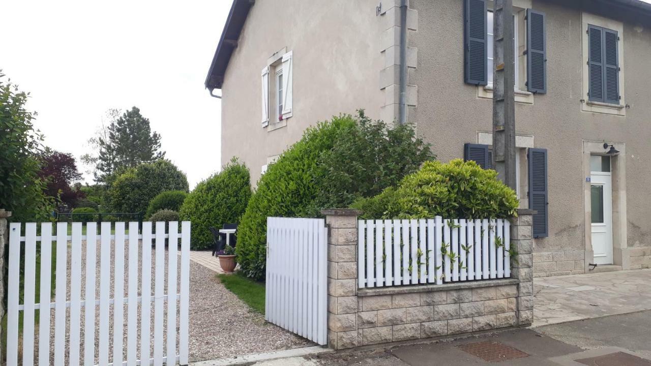 Gite Aux Lauriers Lacroix-sur-Meuse Zewnętrze zdjęcie